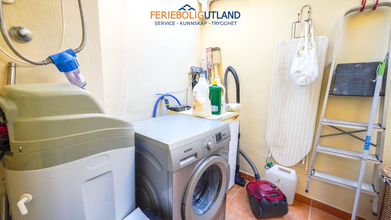 3 bedroom Townhouse for sale in Villamartin with pool garage - € 325,000 (Ref: 10144916)