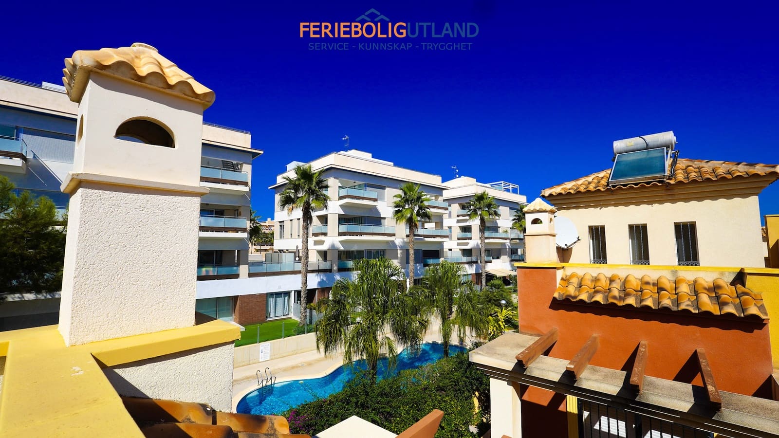 3 bedroom Townhouse for sale in Villamartin with pool garage - € 325,000 (Ref: 10144916)