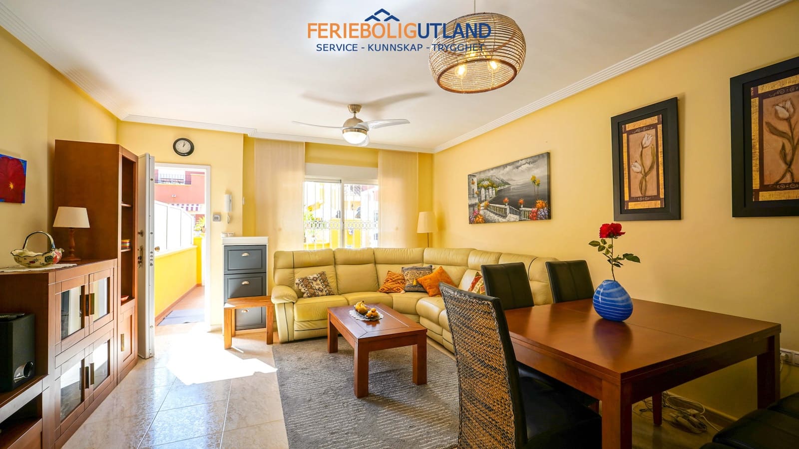 3 bedroom Townhouse for sale in Villamartin with pool garage - € 325,000 (Ref: 10144916)