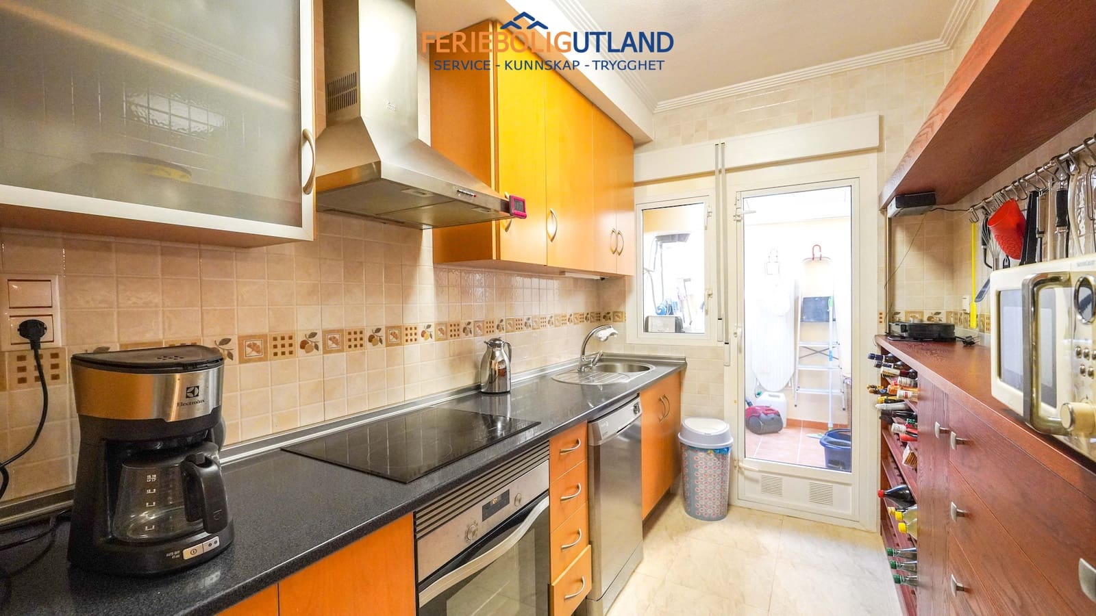 3 bedroom Townhouse for sale in Villamartin with pool garage - € 325,000 (Ref: 10144916)