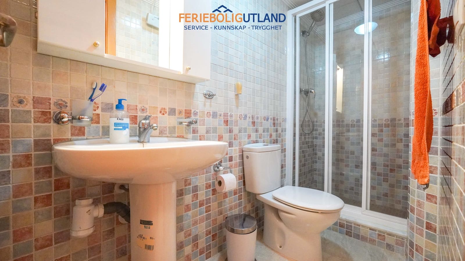 3 bedroom Townhouse for sale in Villamartin with pool garage - € 325,000 (Ref: 10144916)