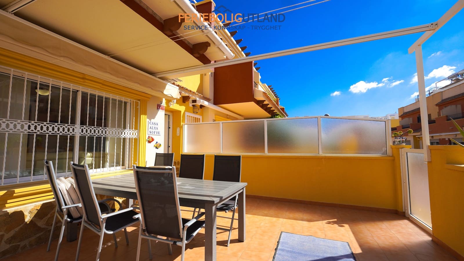 3 bedroom Townhouse for sale in Villamartin with pool garage - € 325,000 (Ref: 10144916)