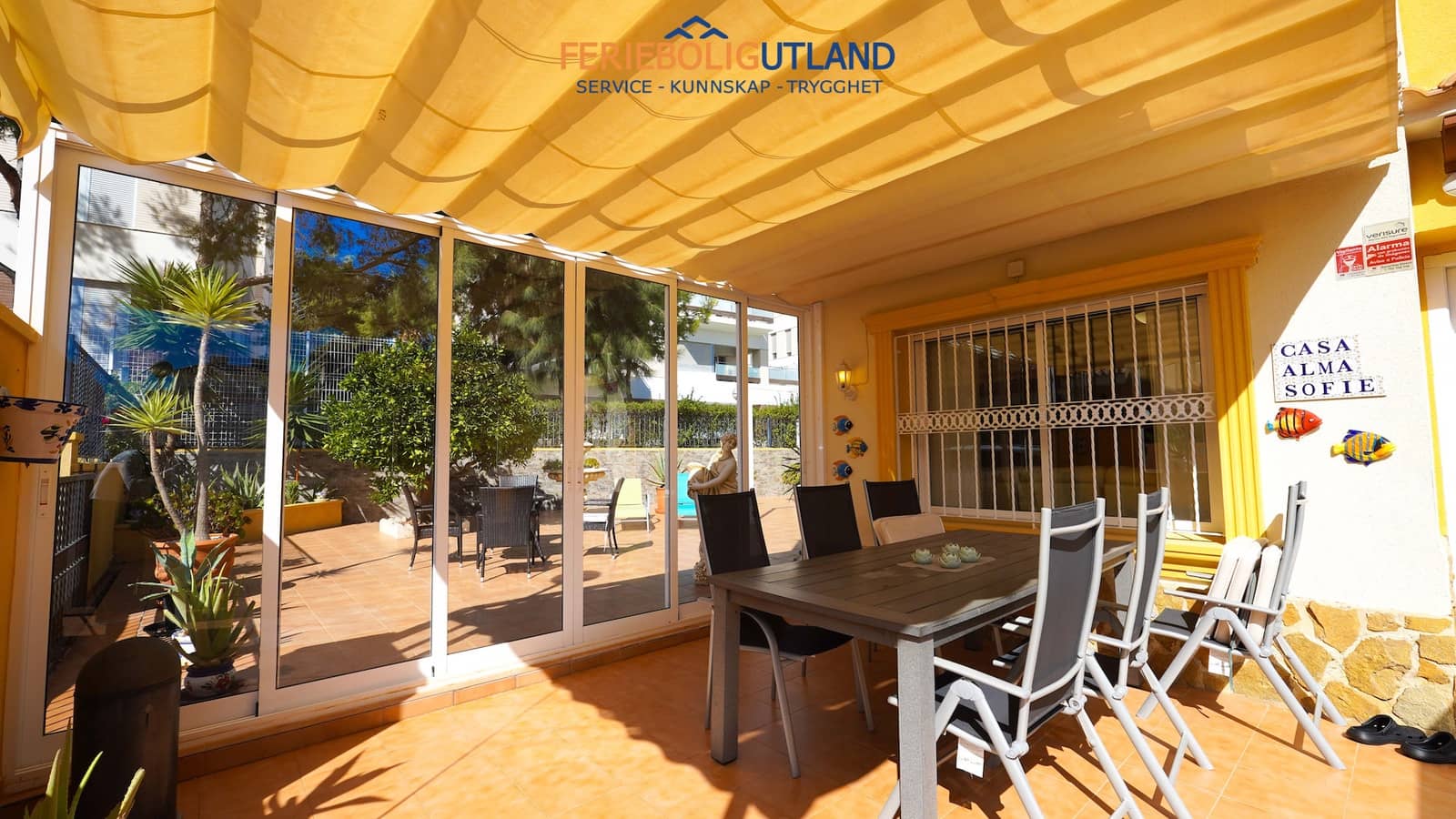 3 bedroom Townhouse for sale in Villamartin with pool garage - € 325,000 (Ref: 10144916)