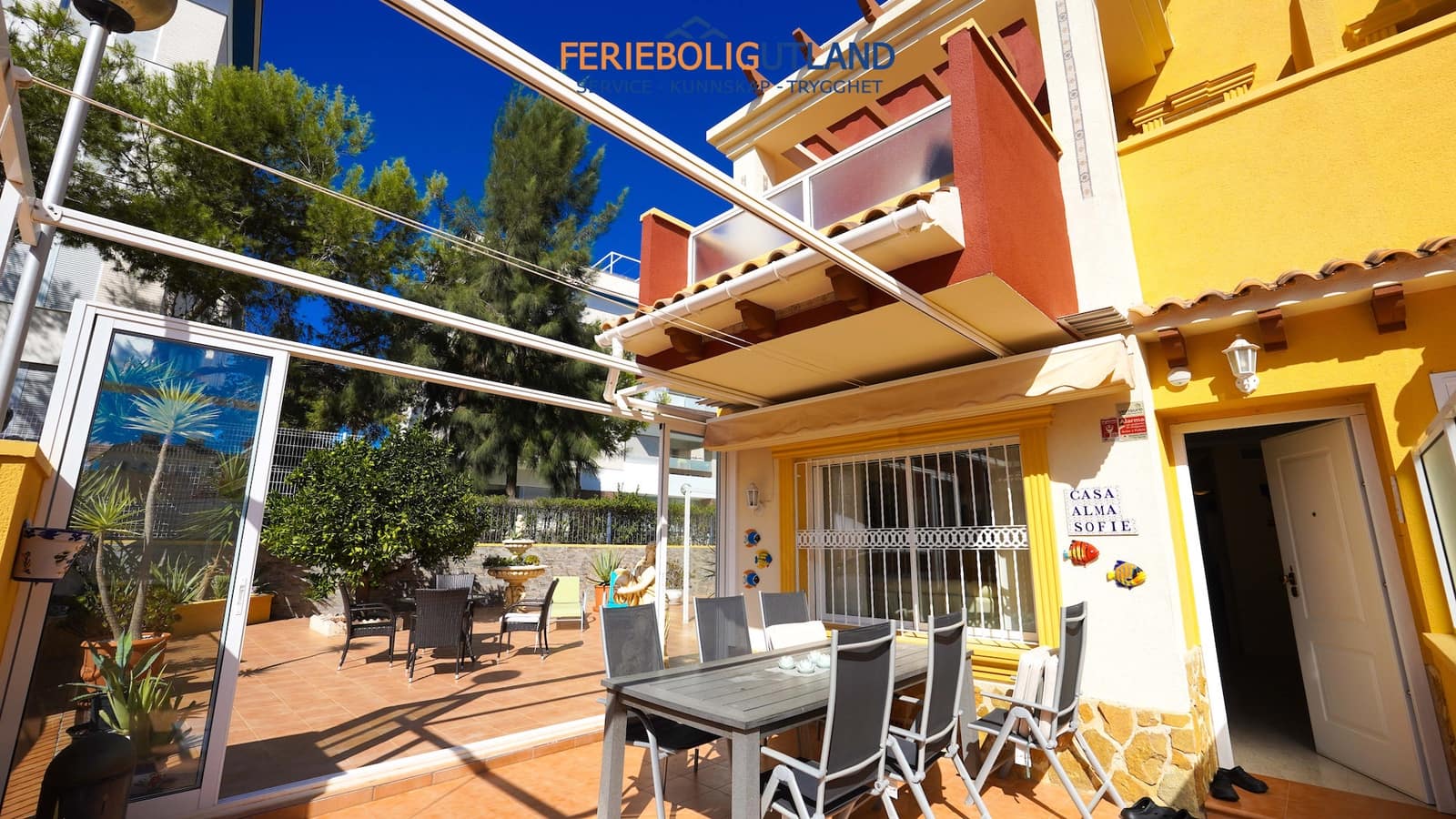 3 bedroom Townhouse for sale in Villamartin with pool garage - € 325,000 (Ref: 10144916)