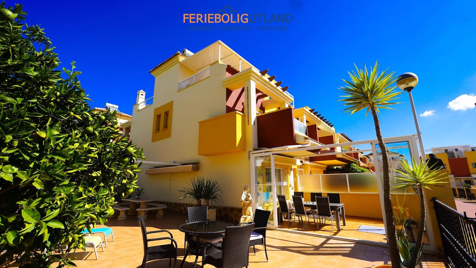 3 bedroom Townhouse for sale in Villamartin with pool garage - € 325,000 (Ref: 10144916)