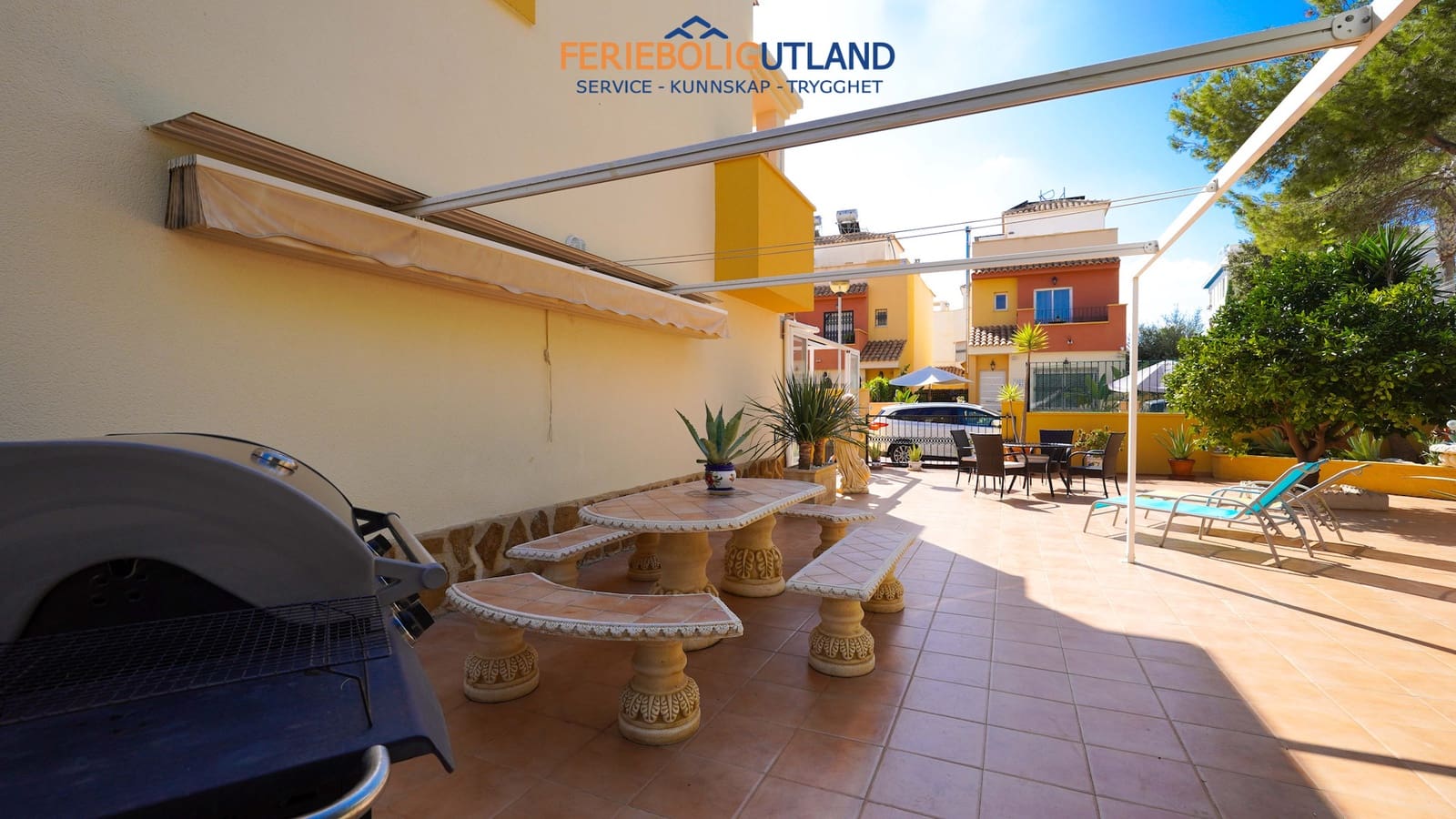 3 bedroom Townhouse for sale in Villamartin with pool garage - € 325,000 (Ref: 10144916)