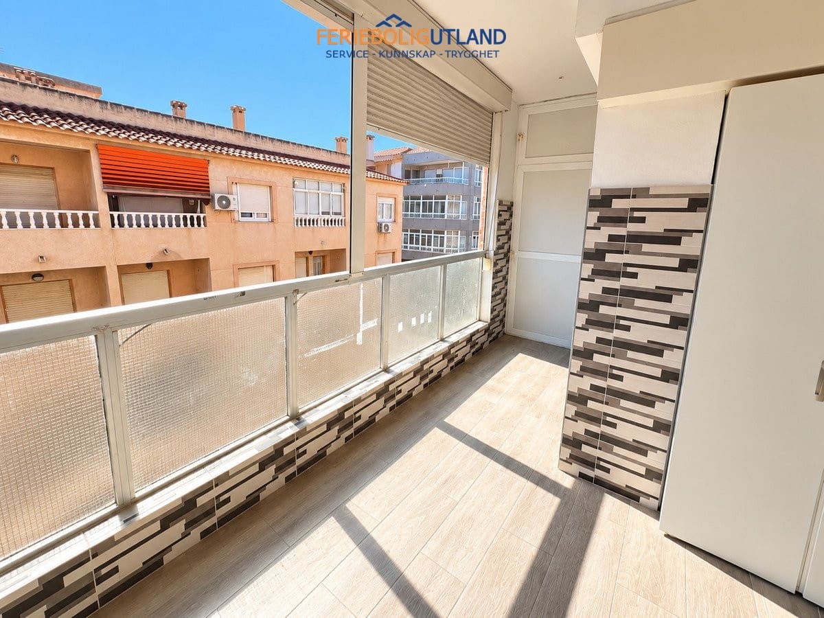 2 quarto Apartamento para venda em Torrevieja com piscina - 135 000 € (Ref: 10144917)
