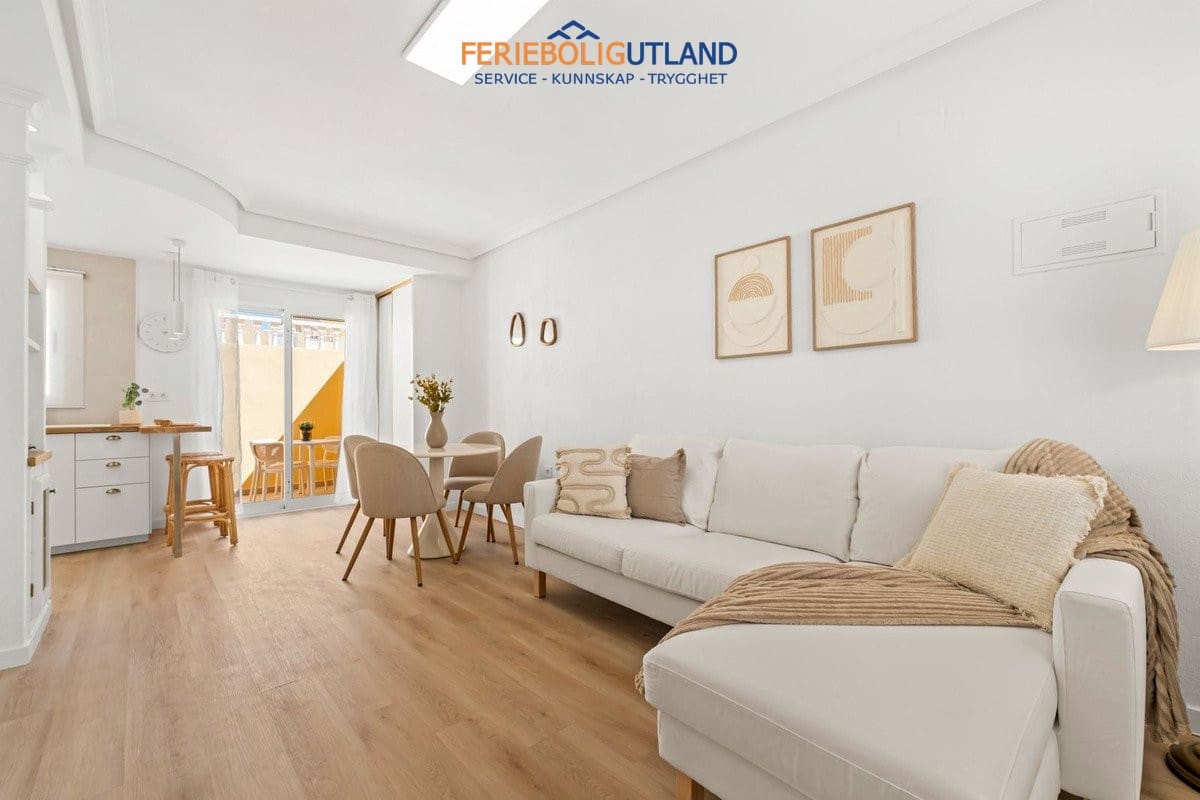 2 sovrum Hus till salu i Villamartin med pool garage - 229 800 € (Ref: 10144918)