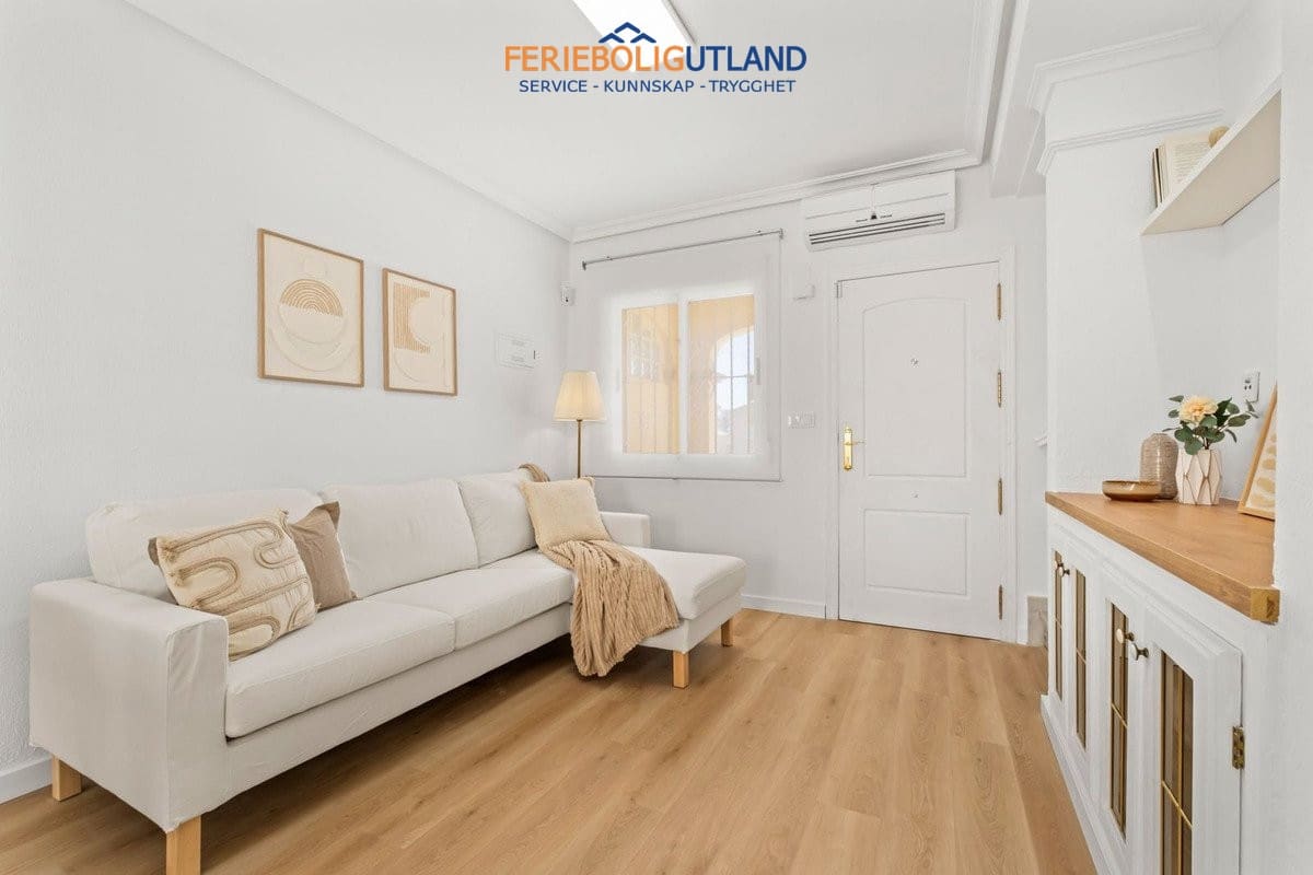 2 sovrum Hus till salu i Villamartin med pool garage - 229 800 € (Ref: 10144918)
