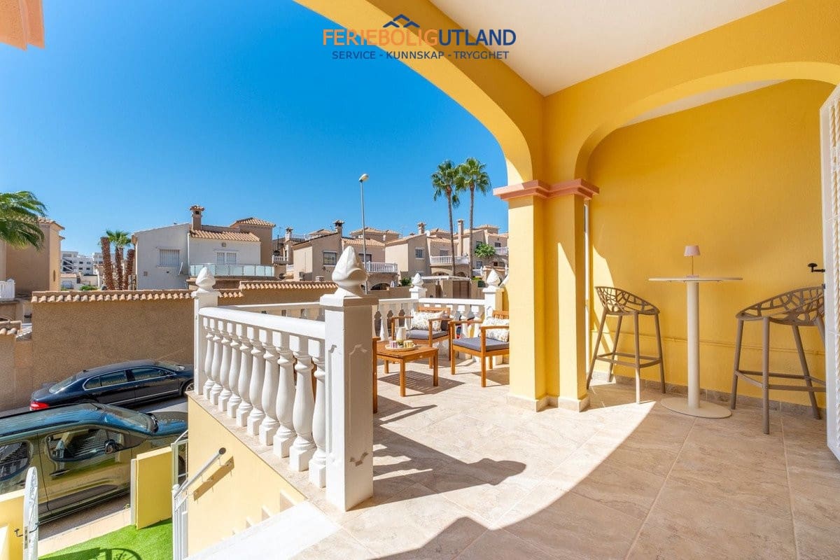 2 sovrum Hus till salu i Villamartin med pool garage - 229 800 € (Ref: 10144918)