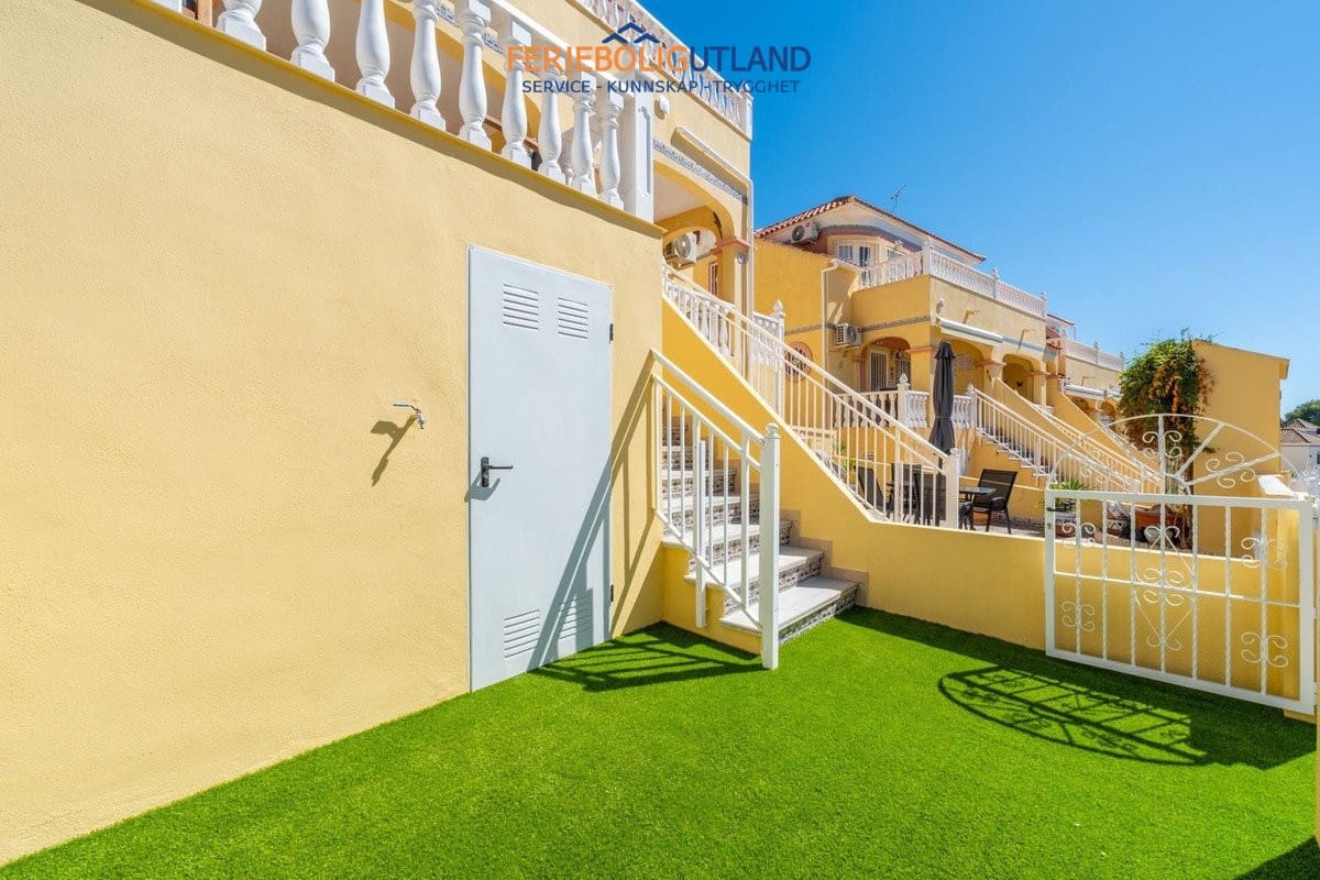 2 sovrum Hus till salu i Villamartin med pool garage - 229 800 € (Ref: 10144918)