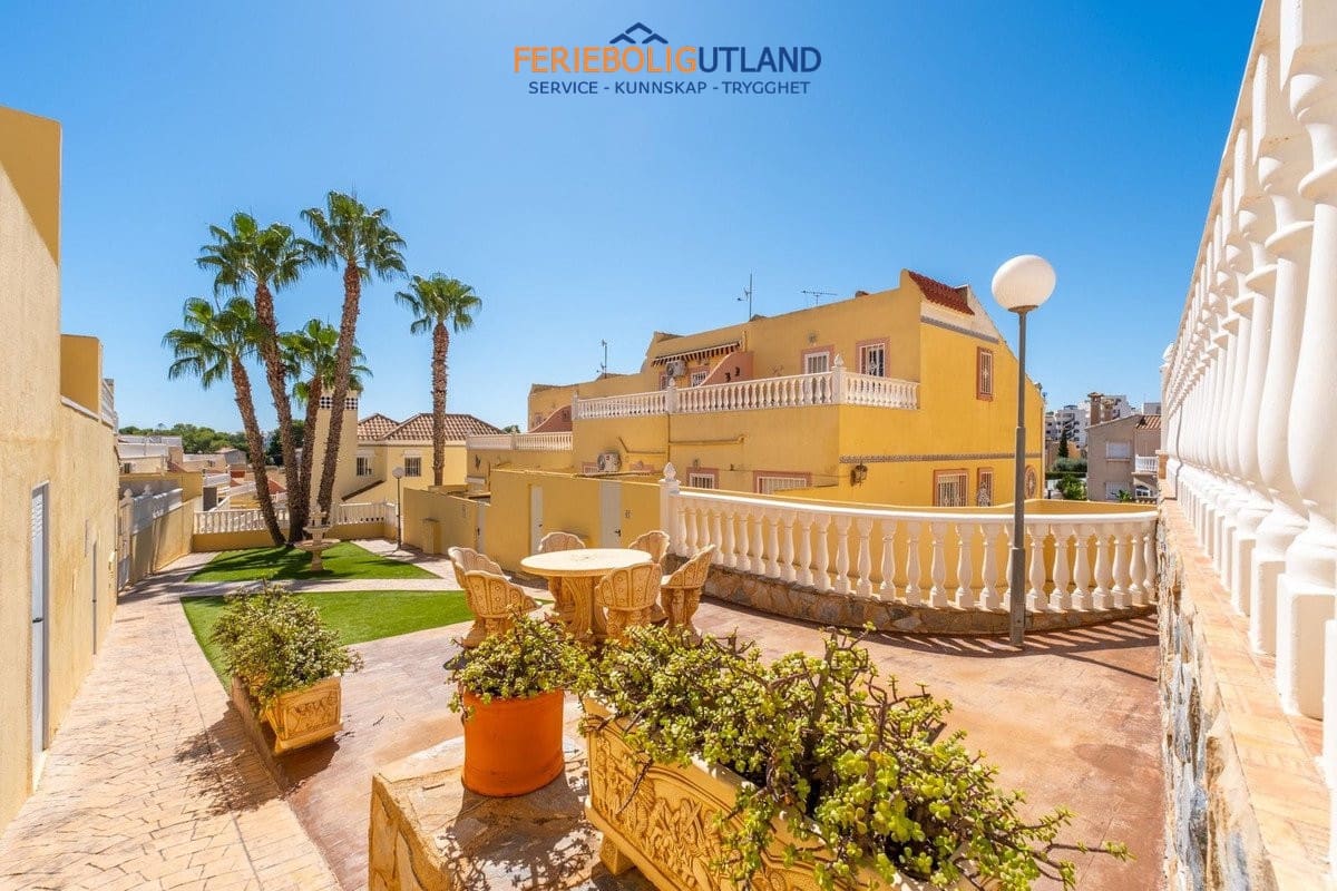 2 sovrum Hus till salu i Villamartin med pool garage - 229 800 € (Ref: 10144918)