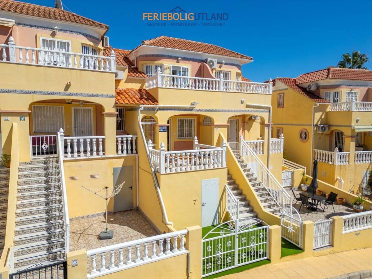 2 sovrum Hus till salu i Villamartin med pool garage - 229 800 € (Ref: 10144918)