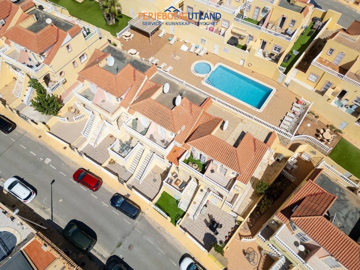 2 sovrum Hus till salu i Villamartin med pool garage - 229 800 € (Ref: 10144918)