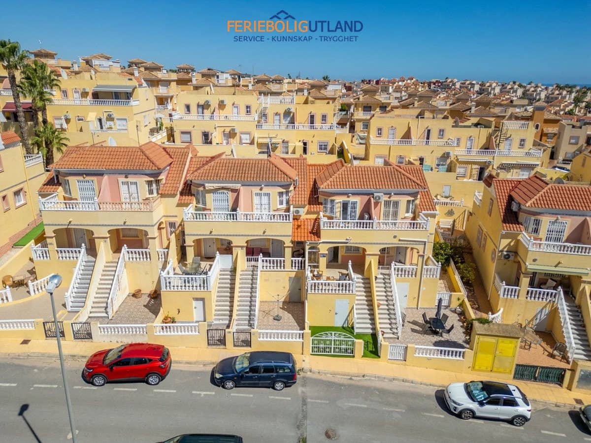 2 sovrum Hus till salu i Villamartin med pool garage - 229 800 € (Ref: 10144918)