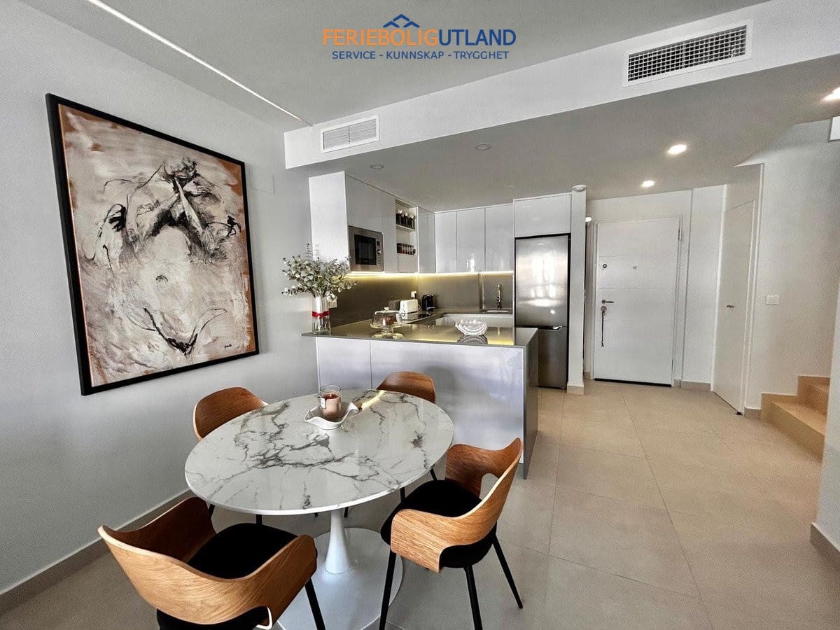 3 quarto Penthouse para venda em Villamartin com piscina garagem - 370 000 € (Ref: 10145053)