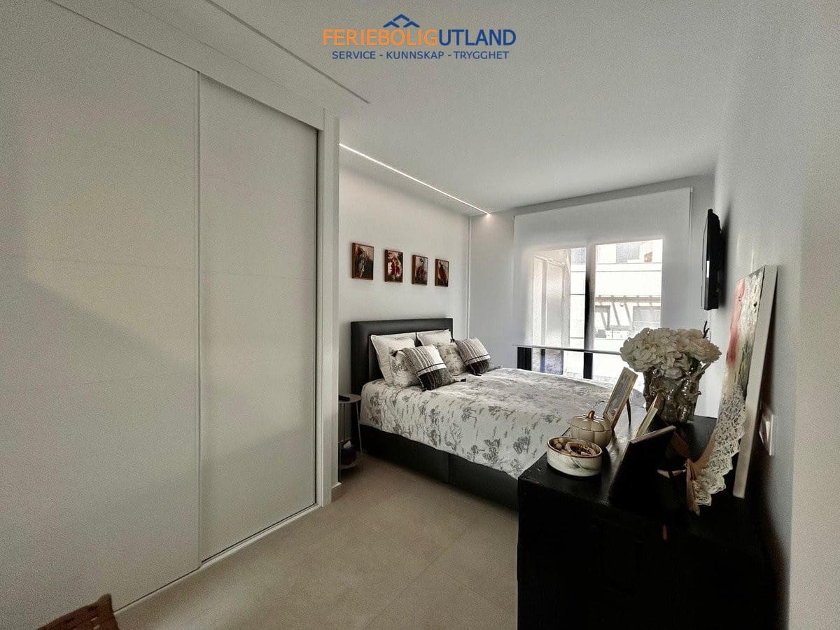 3 quarto Penthouse para venda em Villamartin com piscina garagem - 370 000 € (Ref: 10145053)