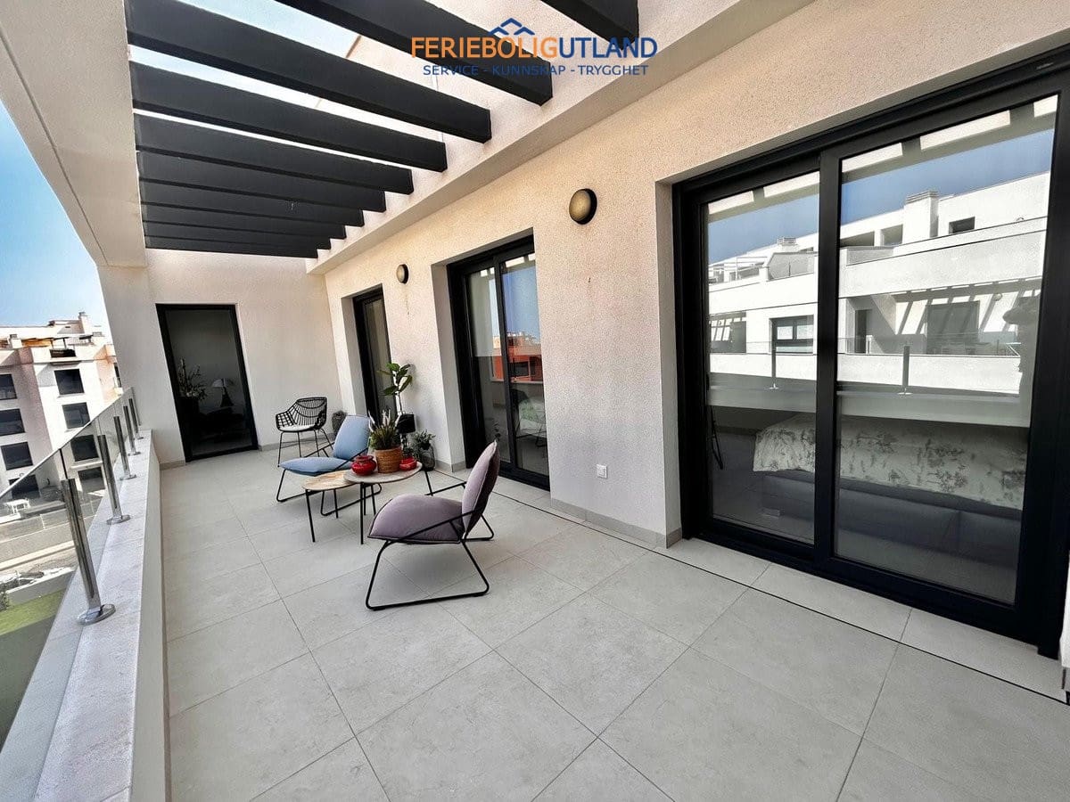 3 quarto Penthouse para venda em Villamartin com piscina garagem - 370 000 € (Ref: 10145053)