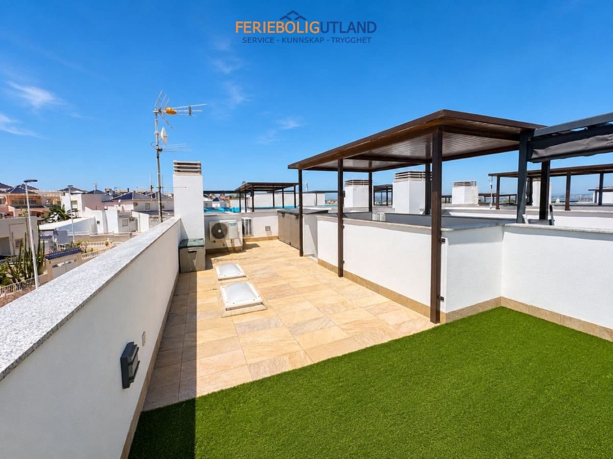 3 chambre Maison de Ville à vendre à Torrevieja avec piscine garage - 429 000 € (Ref: 10145054)