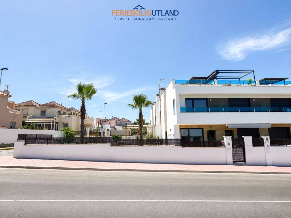 3 chambre Maison de Ville à vendre à Torrevieja avec piscine garage - 429 000 € (Ref: 10145054)