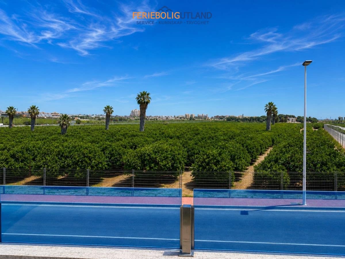 3 chambre Maison de Ville à vendre à Torrevieja avec piscine garage - 429 000 € (Ref: 10145054)