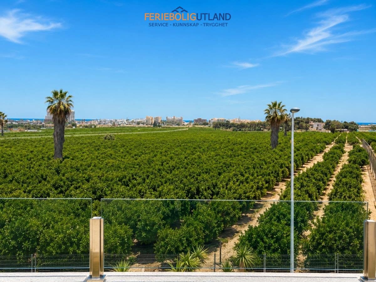 3 chambre Maison de Ville à vendre à Torrevieja avec piscine garage - 429 000 € (Ref: 10145054)