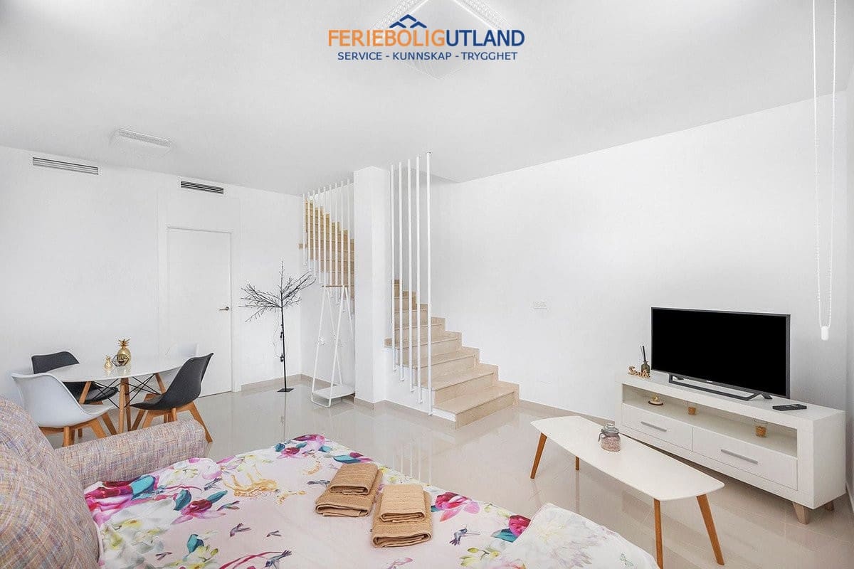 4 soverom Villa til salgs i Ciudad Quesada med svømmebasseng garasje - € 425 000 (Ref: 10145056)