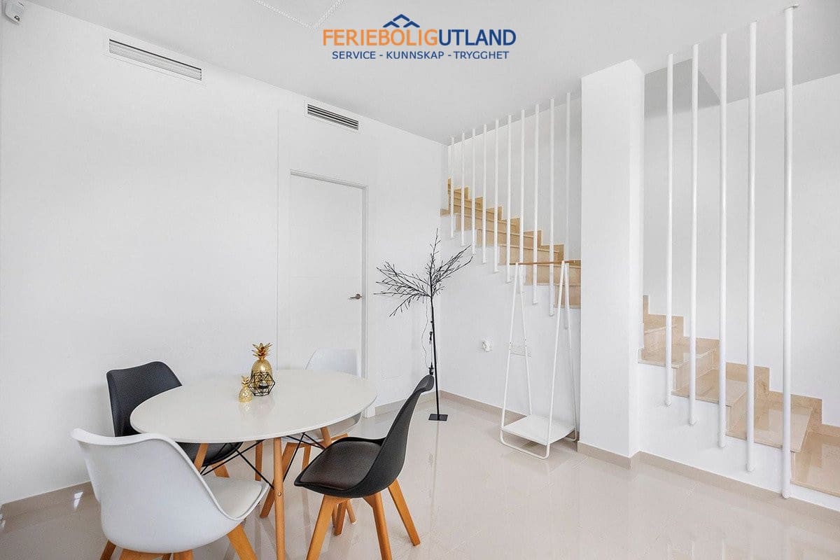 4 soverom Villa til salgs i Ciudad Quesada med svømmebasseng garasje - € 425 000 (Ref: 10145056)
