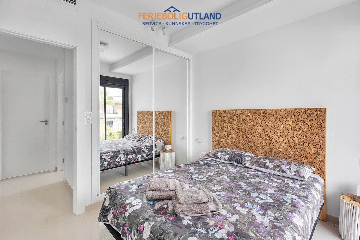 4 soverom Villa til salgs i Ciudad Quesada med svømmebasseng garasje - € 425 000 (Ref: 10145056)