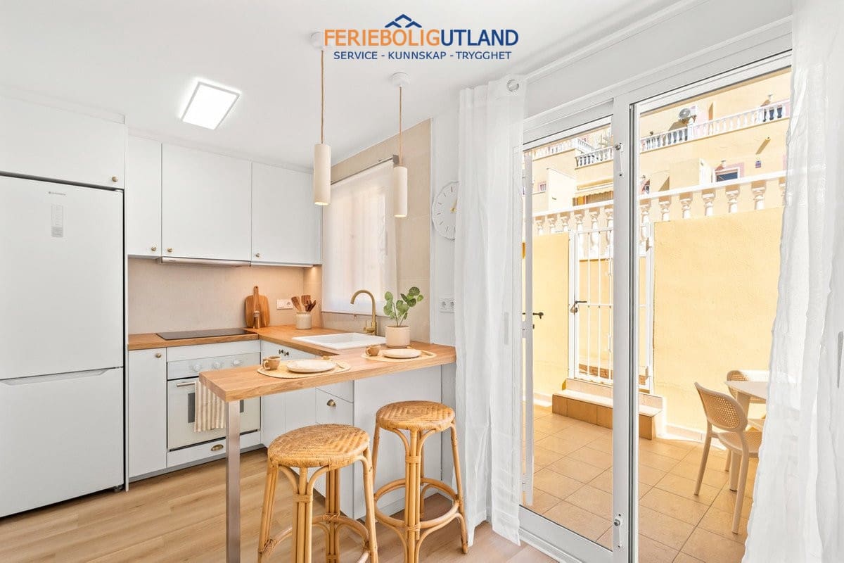 2 bedroom Townhouse for sale in Villamartin with pool - € 229,800 (Ref: 10154107)