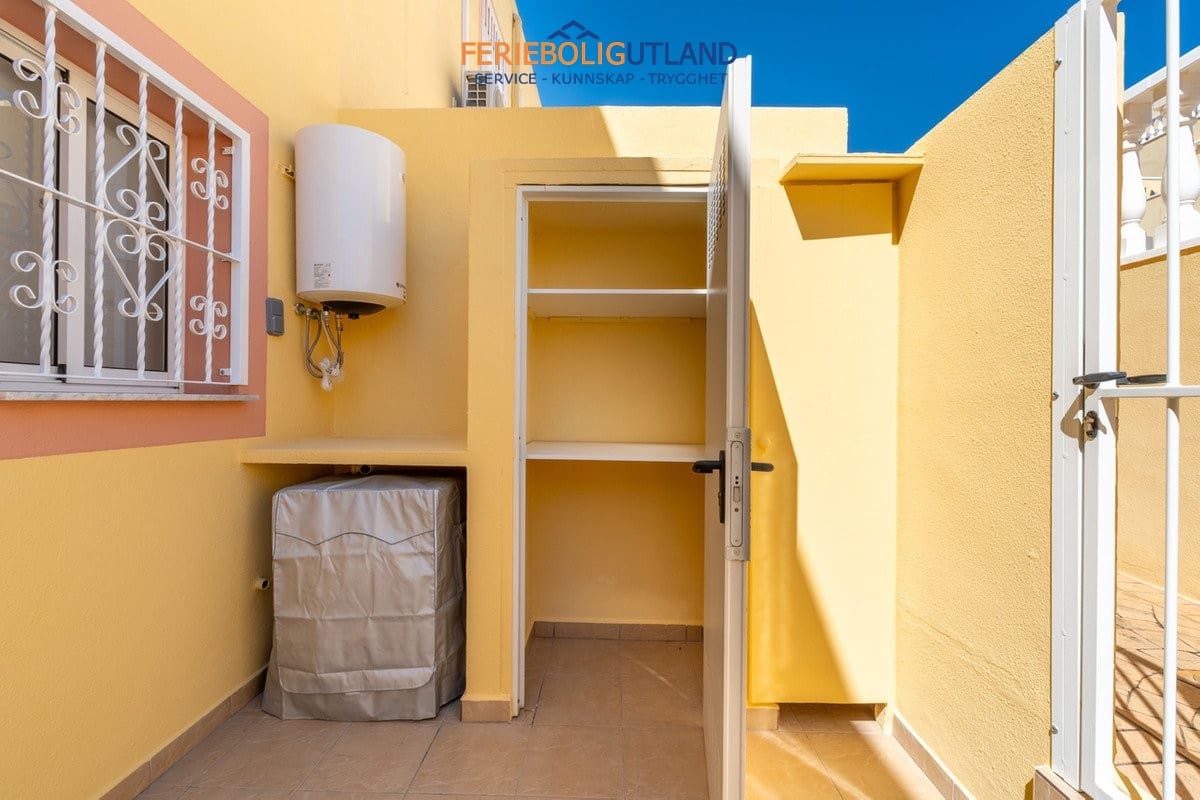 2 bedroom Townhouse for sale in Villamartin with pool - € 229,800 (Ref: 10154107)