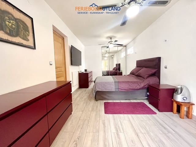 3 soveværelse Villa til salg i Pinar de Campoverde, Pilar de la Horadada med garage - € 329.950 (Ref: 10154234)