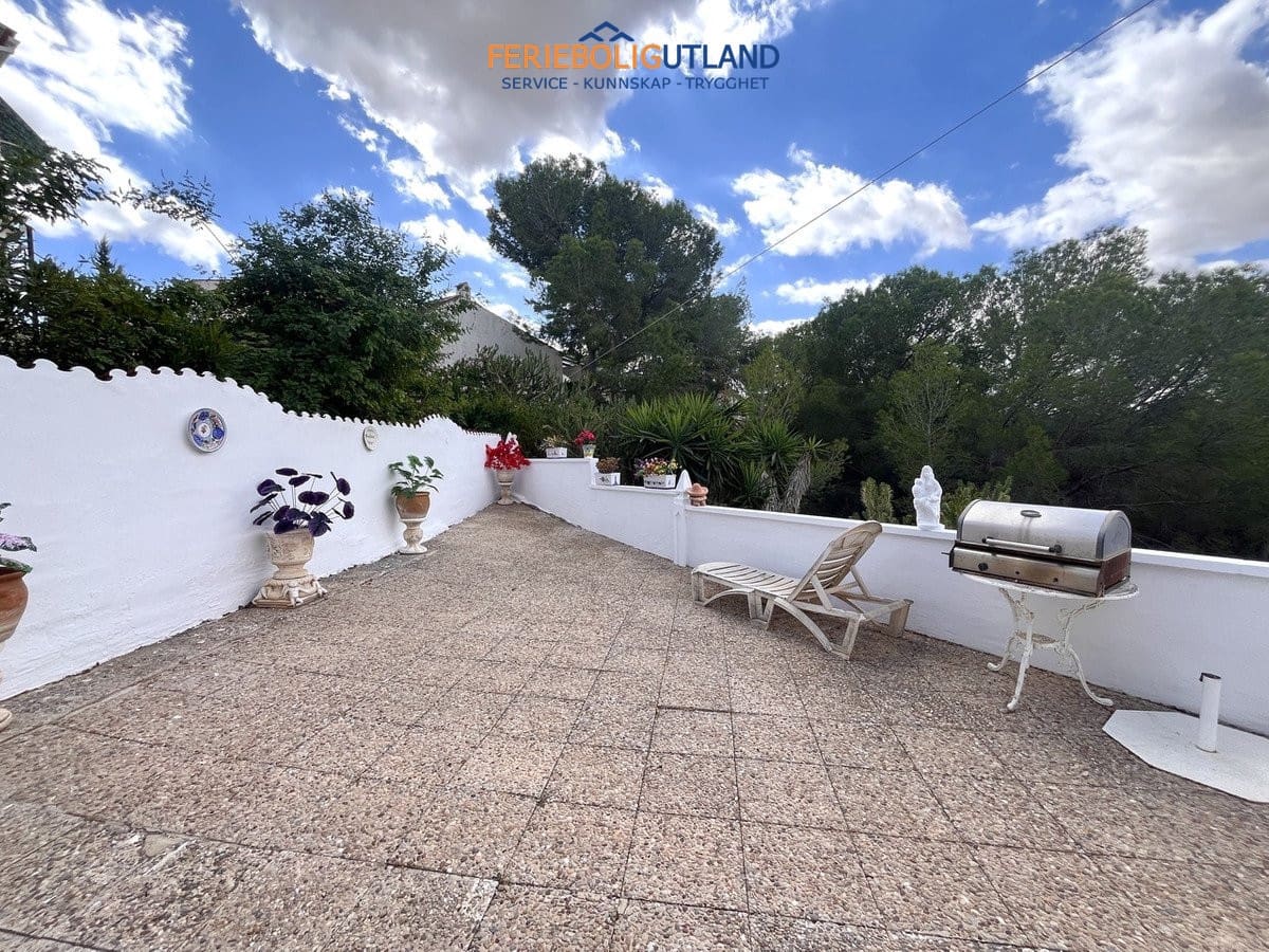 3 soveværelse Villa til salg i Pinar de Campoverde med garage - € 329.950 (Ref: 10154234)