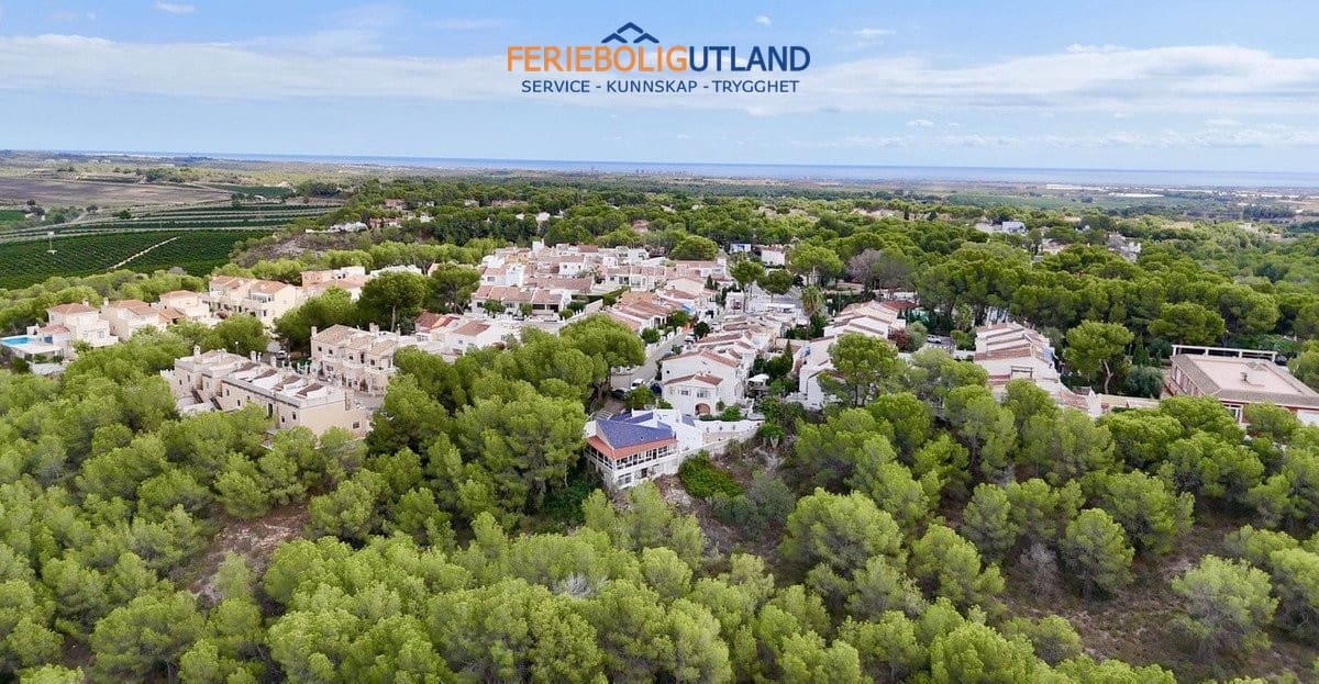 3 soveværelse Villa til salg i Pinar de Campoverde med garage - € 329.950 (Ref: 10154234)
