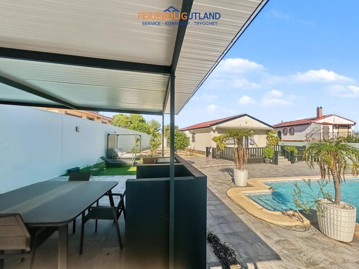 2 slaapkamer Villa te koop in Pinar de Campoverde met zwembad - € 295.000 (Ref: 10163230)