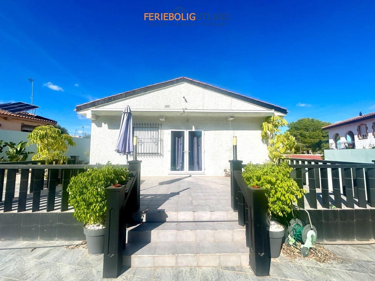 2 slaapkamer Villa te koop in Pinar de Campoverde met zwembad - € 295.000 (Ref: 10163230)