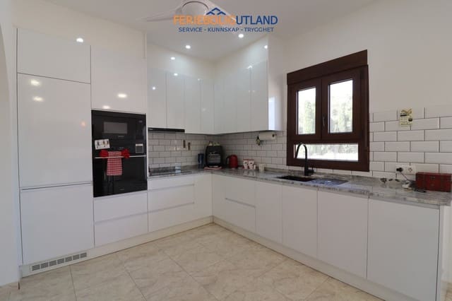 Chalet de 3 habitaciones en Daya Vieja en venta con piscina garaje - 650.000 € (Ref: 10163231)