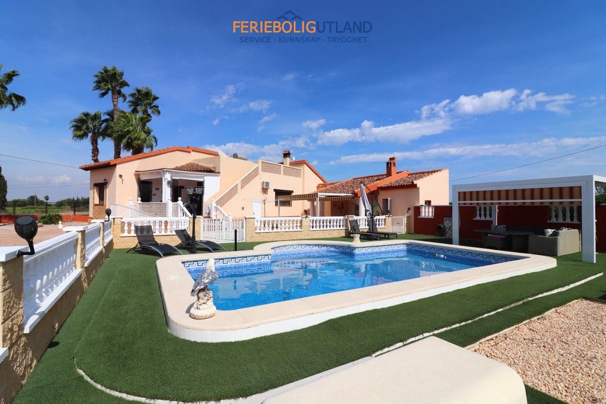 3 bedroom Villa for sale in Daya Vieja with pool garage - € 650,000 (Ref: 10163231)