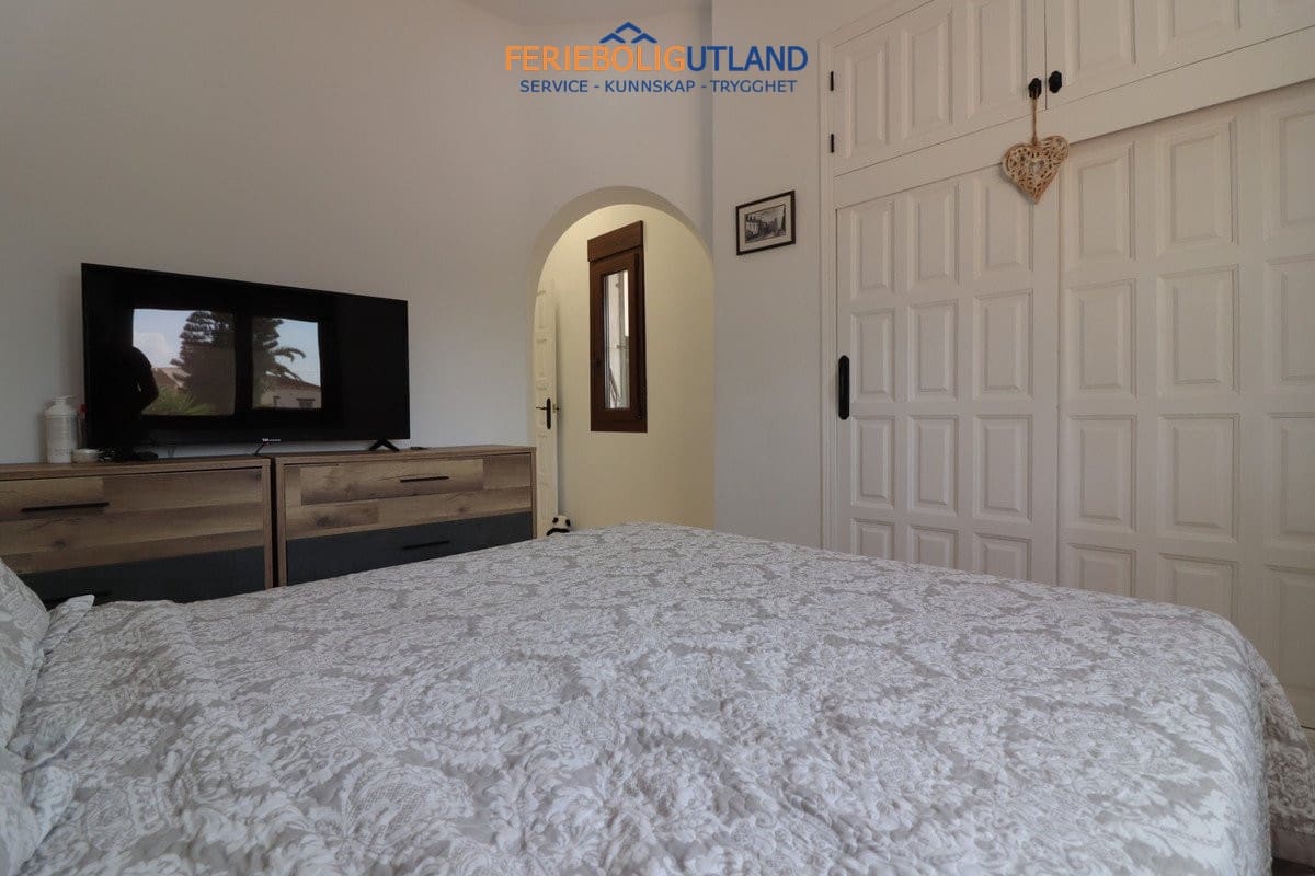 3 bedroom Villa for sale in Daya Vieja with pool garage - € 650,000 (Ref: 10163231)
