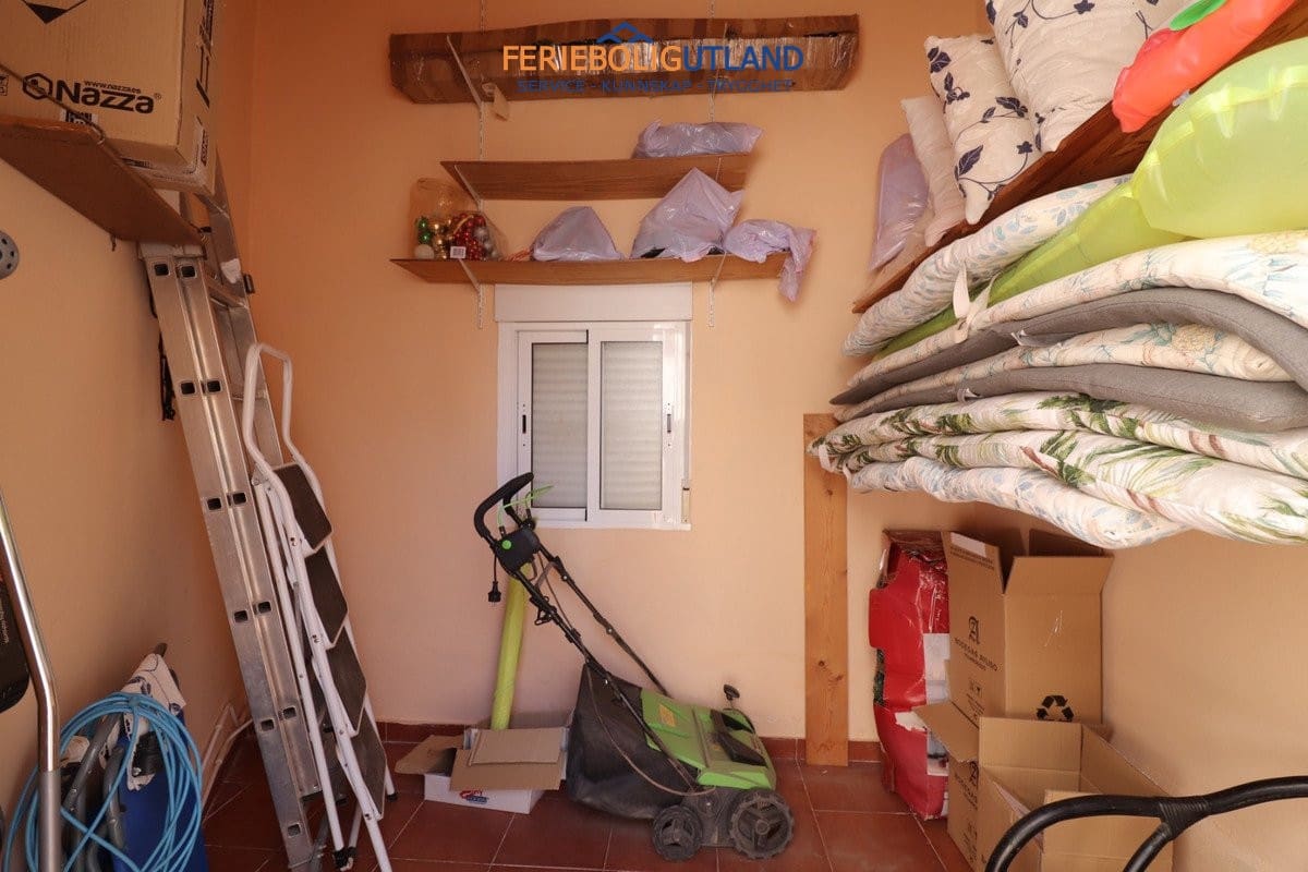 3 bedroom Villa for sale in Daya Vieja with pool garage - € 650,000 (Ref: 10163231)