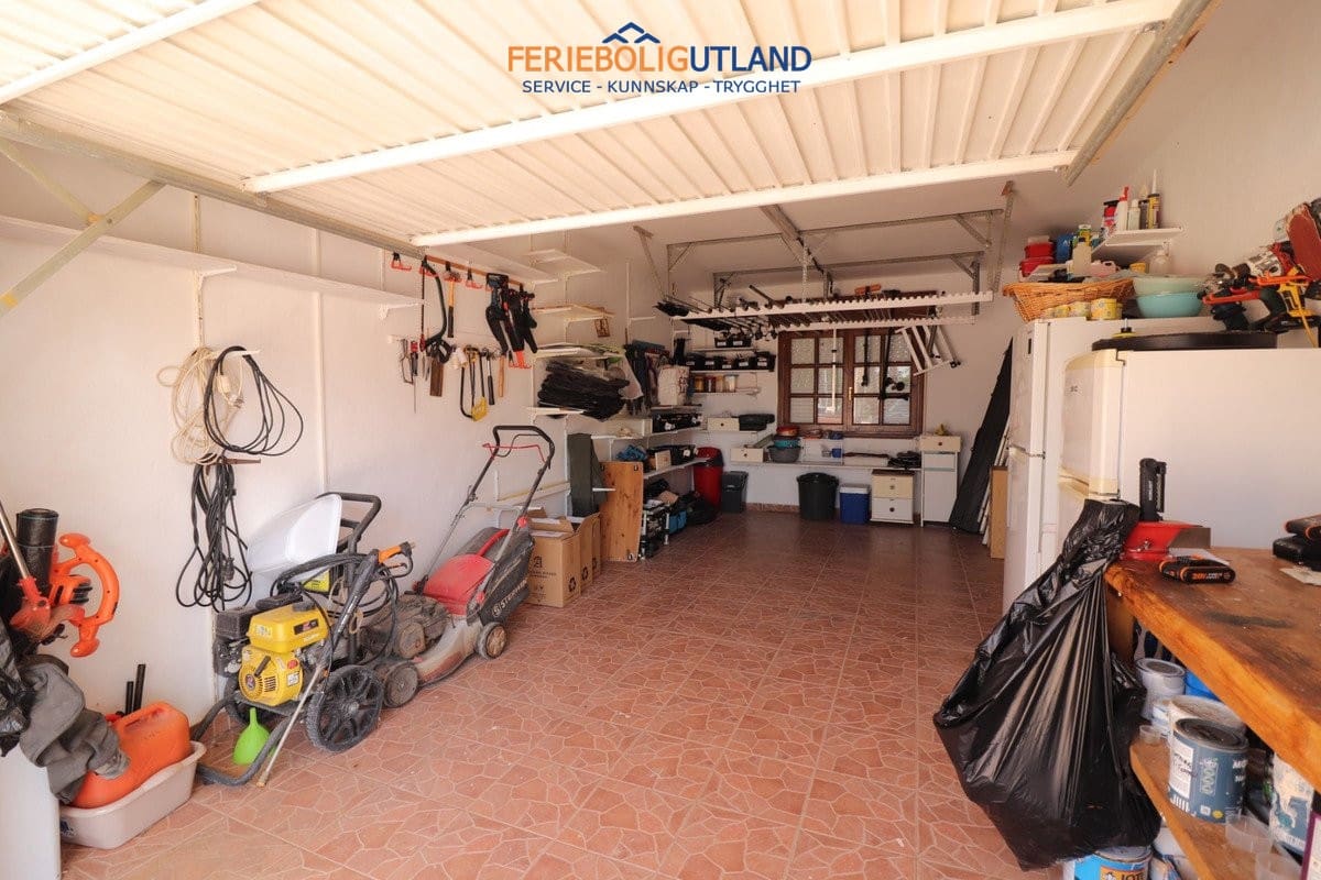 3 bedroom Villa for sale in Daya Vieja with pool garage - € 650,000 (Ref: 10163231)