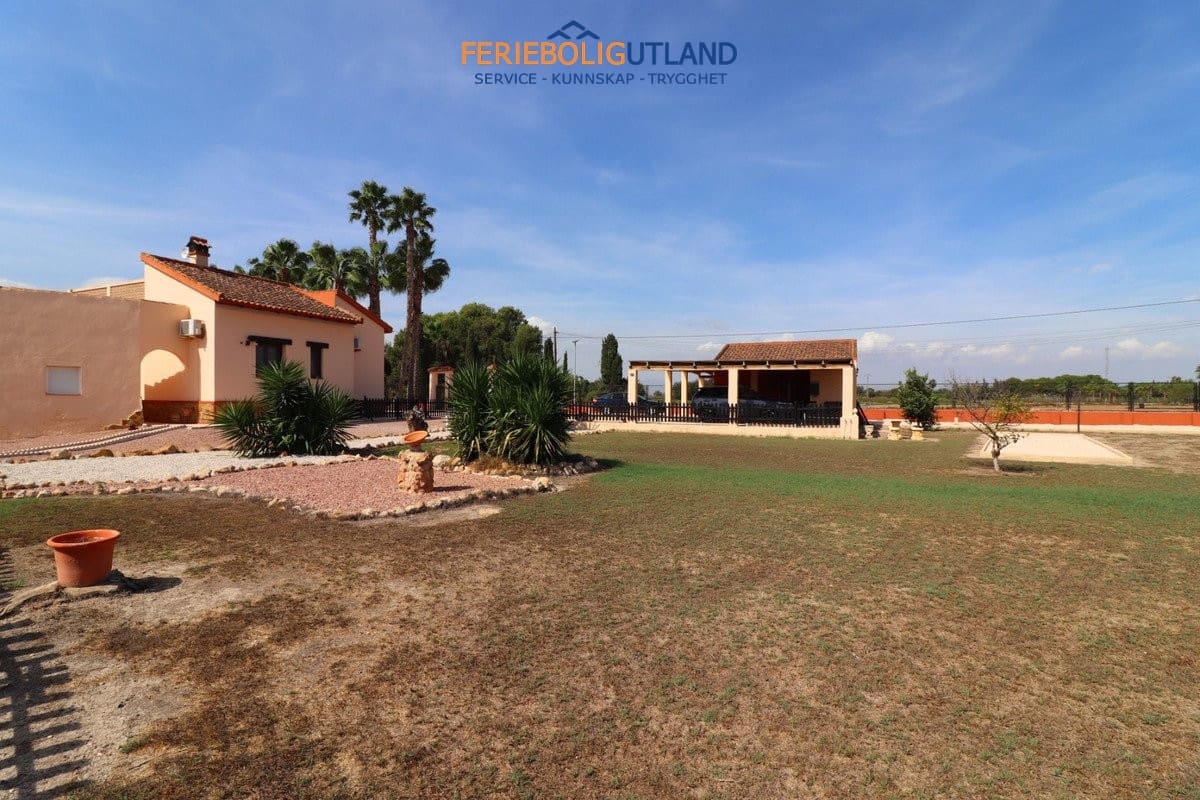 3 bedroom Villa for sale in Daya Vieja with pool garage - € 650,000 (Ref: 10163231)