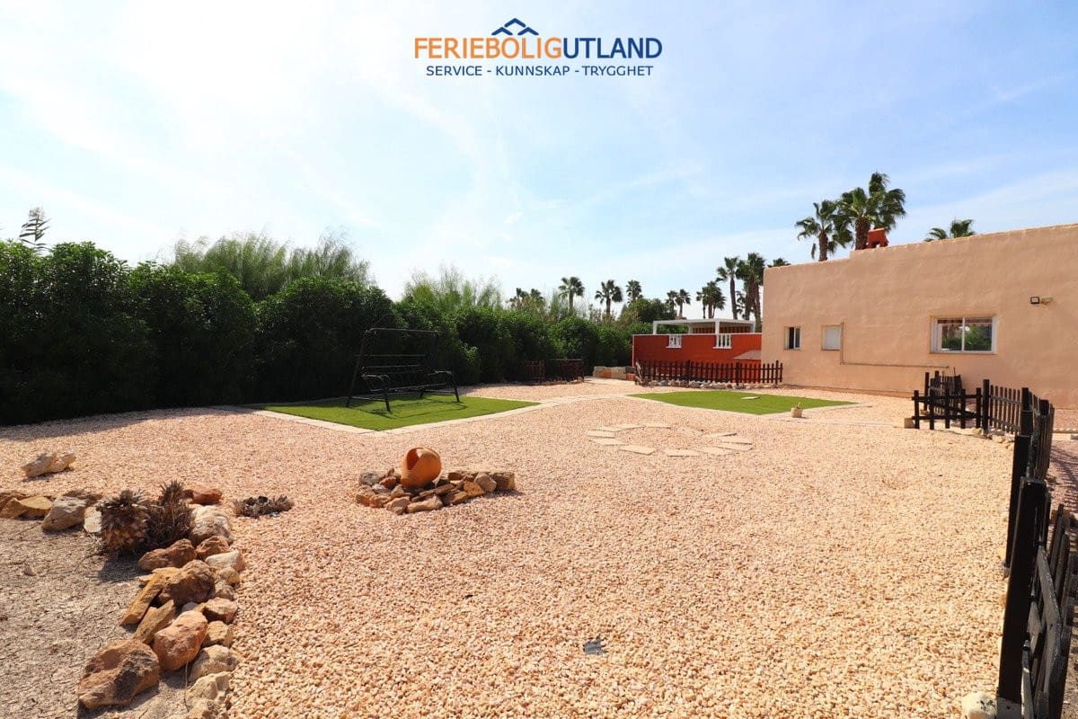 3 bedroom Villa for sale in Daya Vieja with pool garage - € 650,000 (Ref: 10163231)