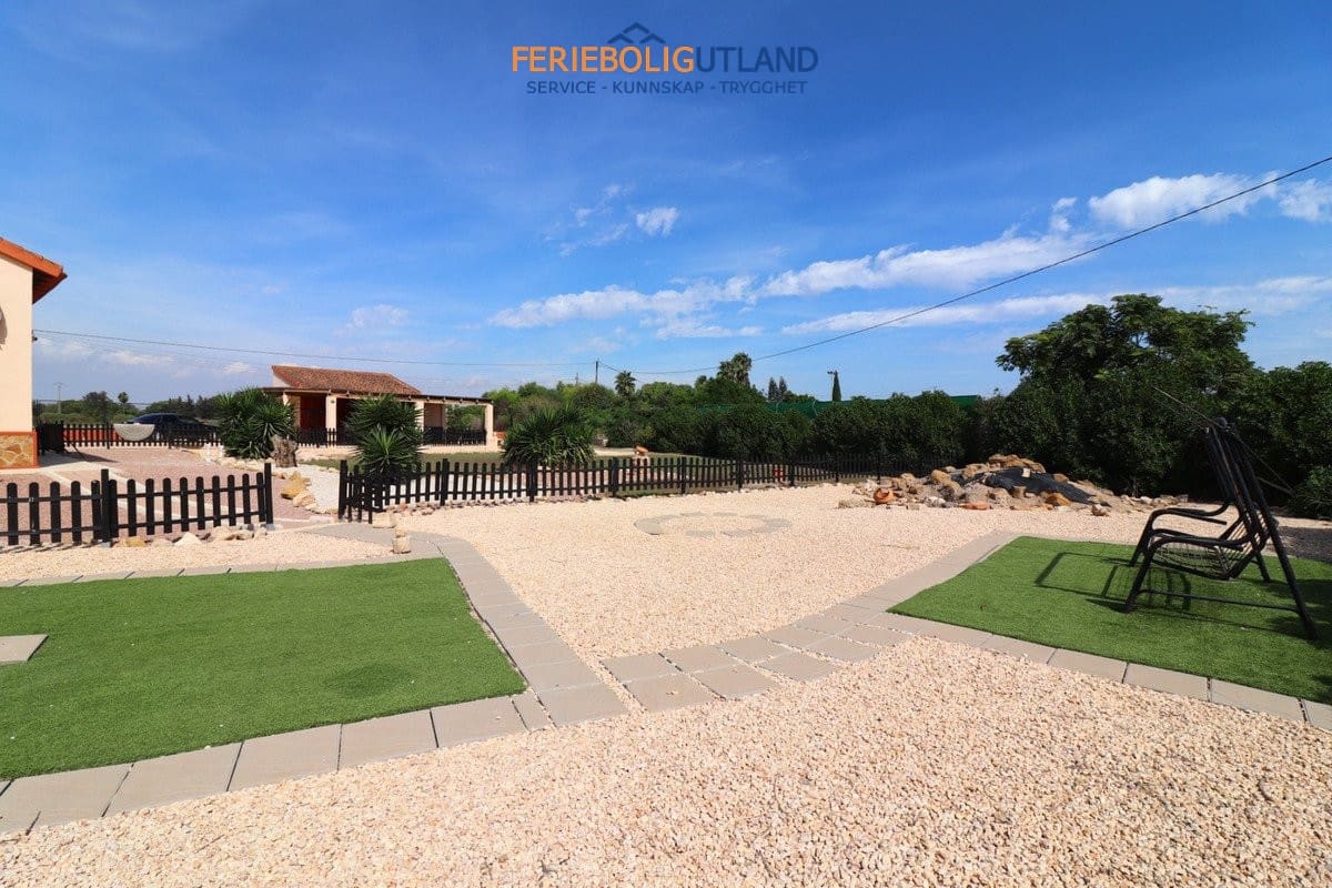 3 bedroom Villa for sale in Daya Vieja with pool garage - € 650,000 (Ref: 10163231)