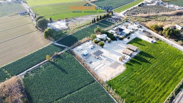 Chalet de 3 habitaciones en Dolores en venta con piscina garaje - 895.000 € (Ref: 10163232)