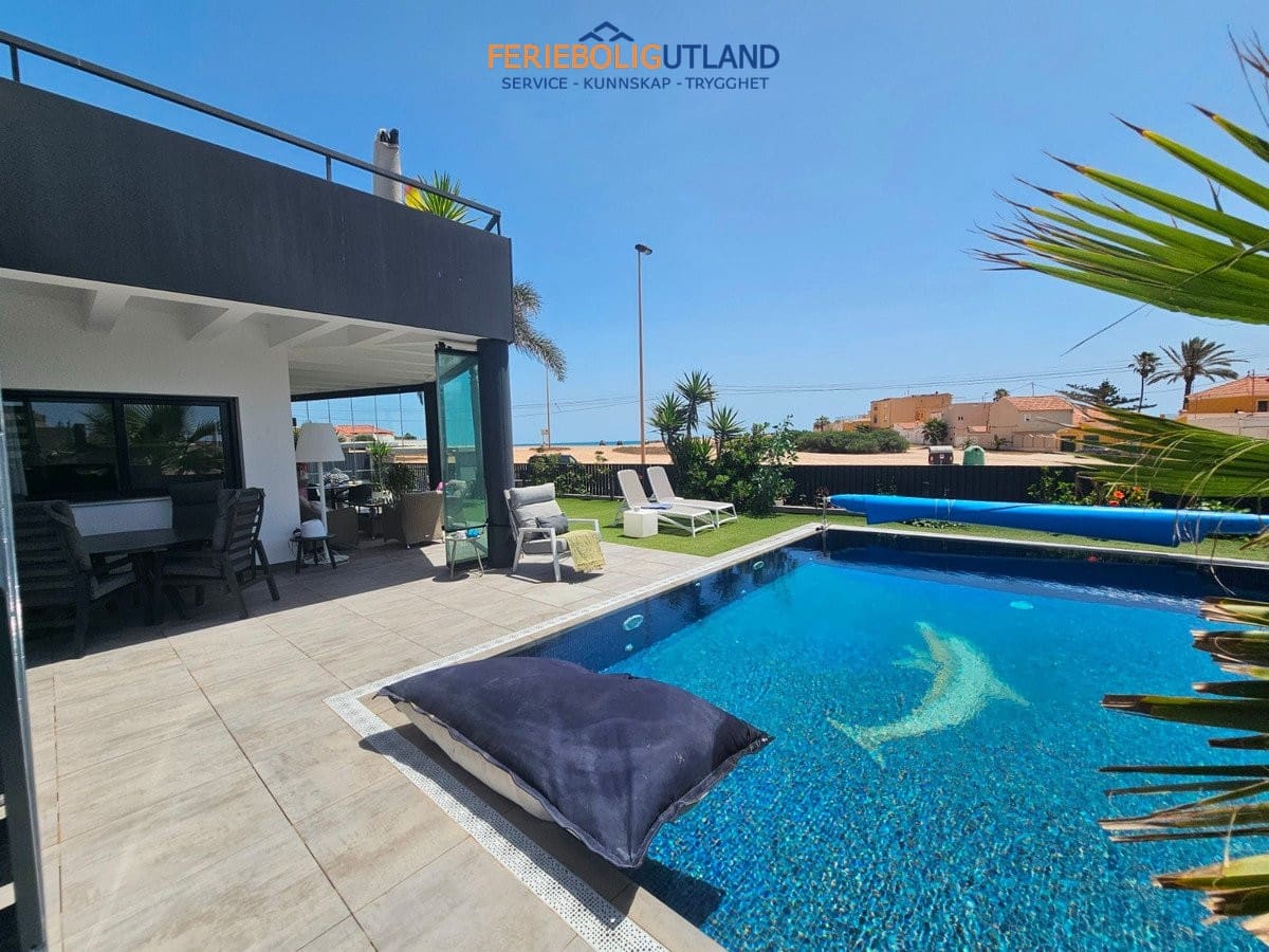 4 chambre Villa/Maison à vendre à Torrevieja avec piscine garage - 890 000 € (Ref: 10163355)