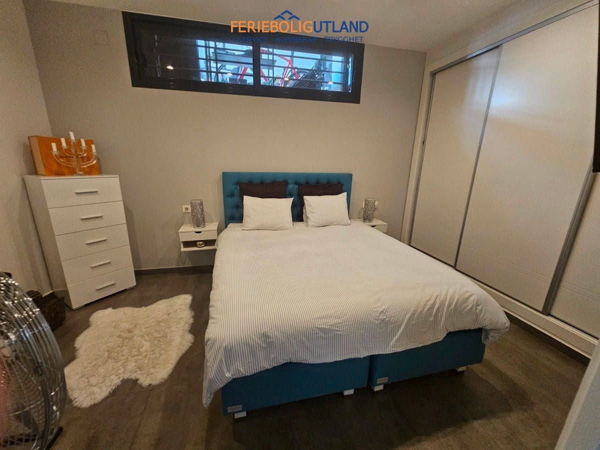 4 chambre Villa/Maison à vendre à Torrevieja avec piscine garage - 890 000 € (Ref: 10163355)