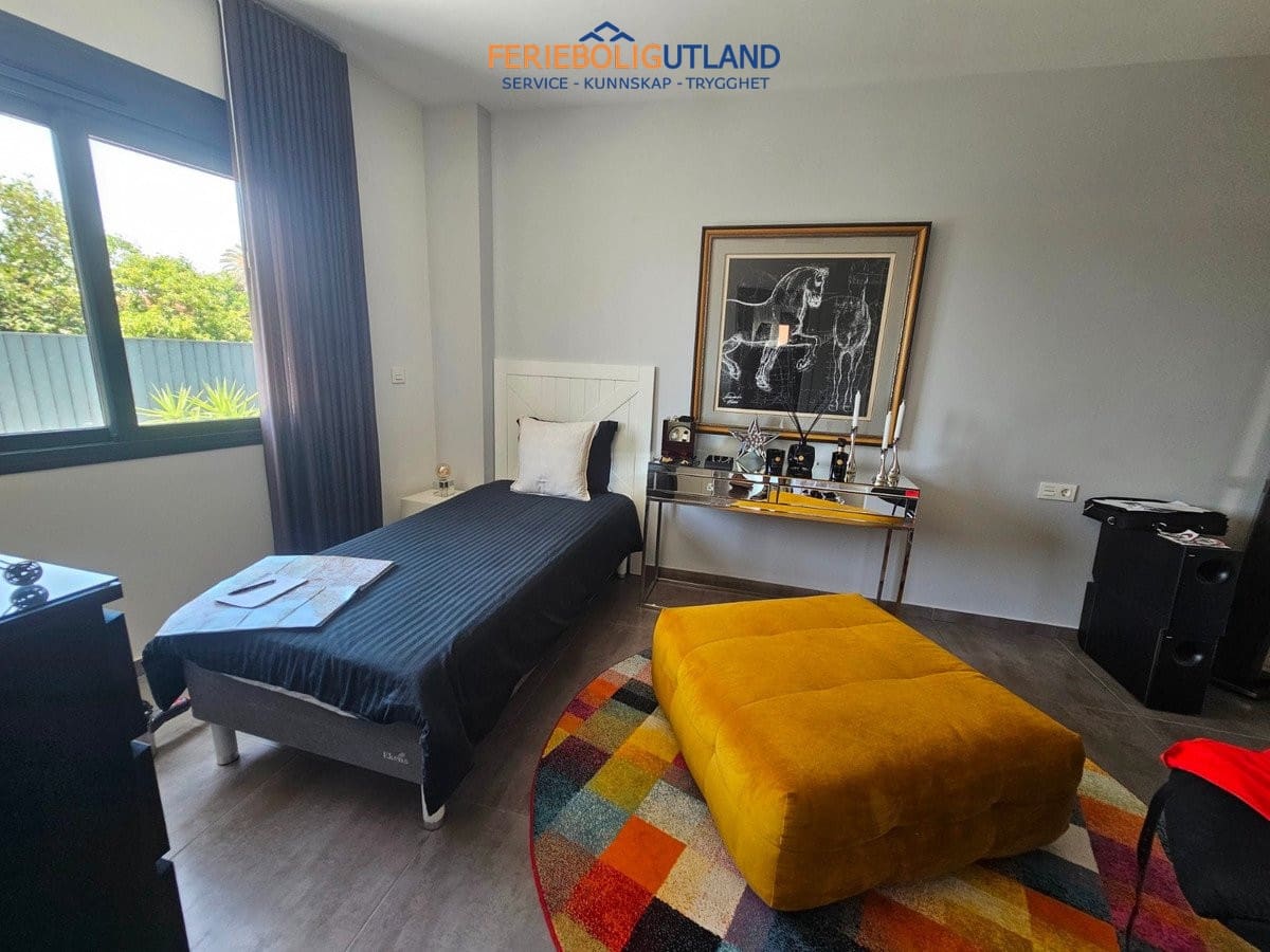 4 chambre Villa/Maison à vendre à Torrevieja avec piscine garage - 890 000 € (Ref: 10163355)
