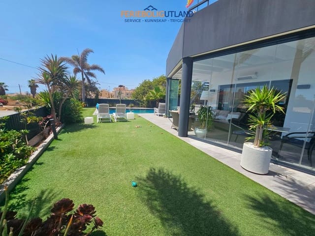 4 soveværelse Villa til salg i Los Frutales, Torrevieja med swimmingpool garage - € 890.000 (Ref: 10163355)