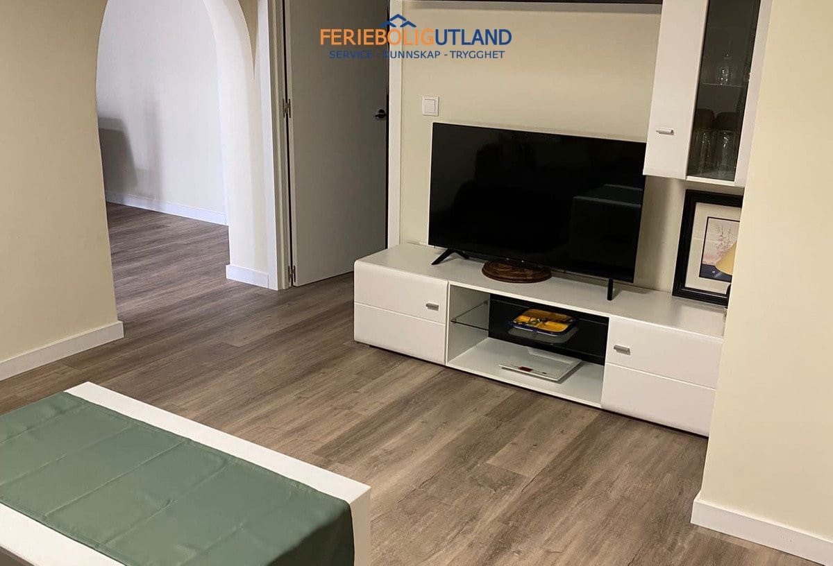 5 bedroom Villa for sale in La Marina with pool garage - € 338,000 (Ref: 10163357)